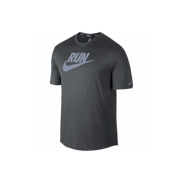 bezecke_tricko_nike_2.jpeg